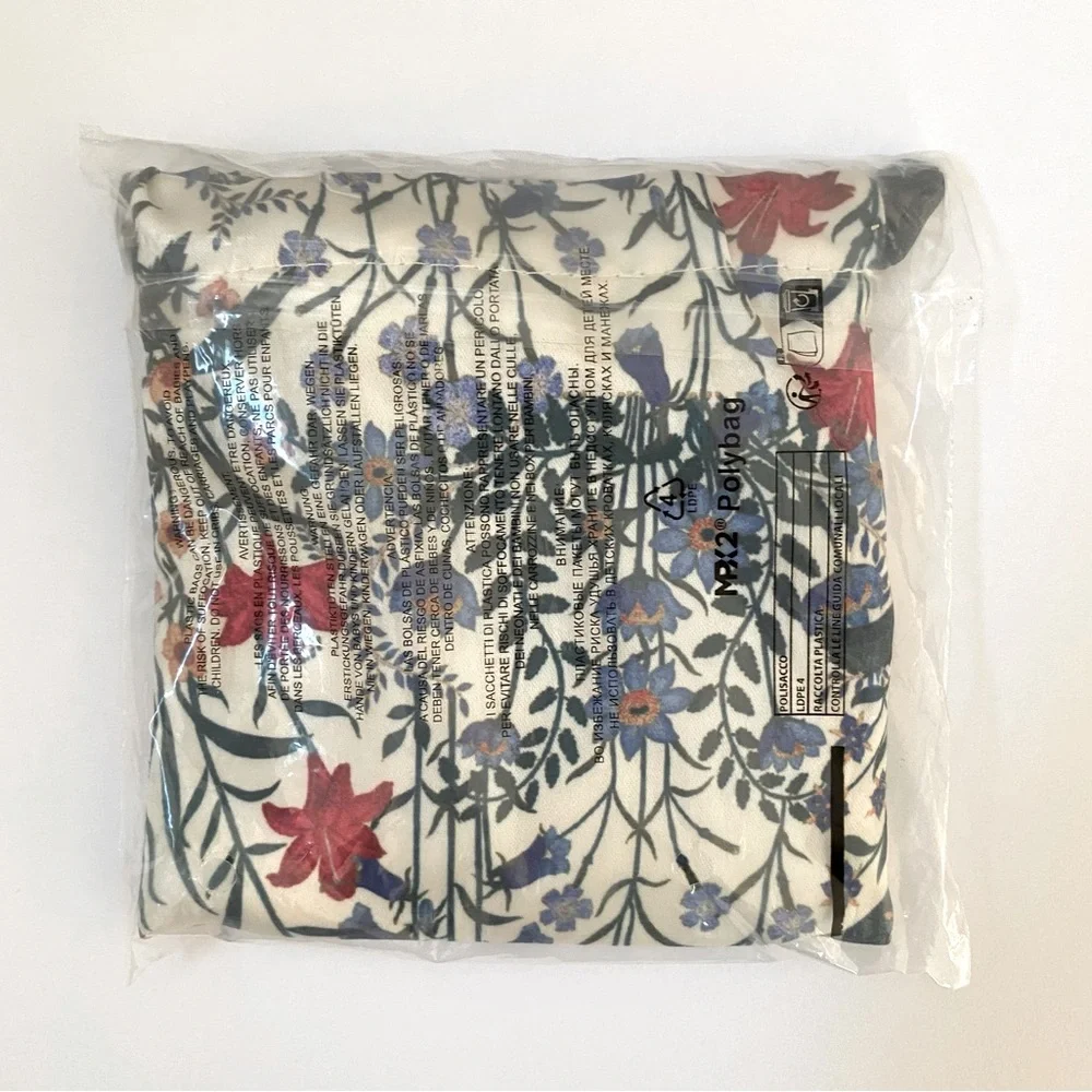 New Gucci Beauty 3 Hair Scrunchies & Travel Bag